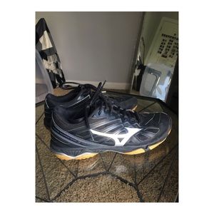 women’s volleyball shoes